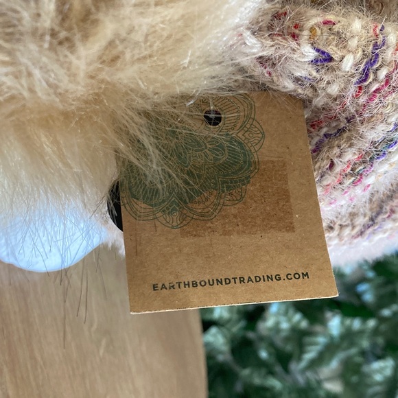 NWT Earthbound Trading Co Fuzzy Knit Beanie with Pom Pom in The Cozy Collection - Picture 3 of 8